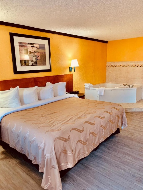 Baymont by Wyndham Front Royal Near Shenandoah National Park image 3