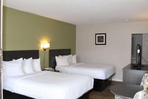 Baymont by Wyndham Front Royal Near Shenandoah National Park image 35
