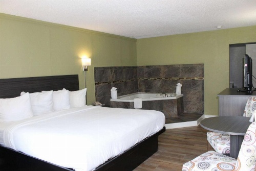 Baymont by Wyndham Front Royal Near Shenandoah National Park image 36